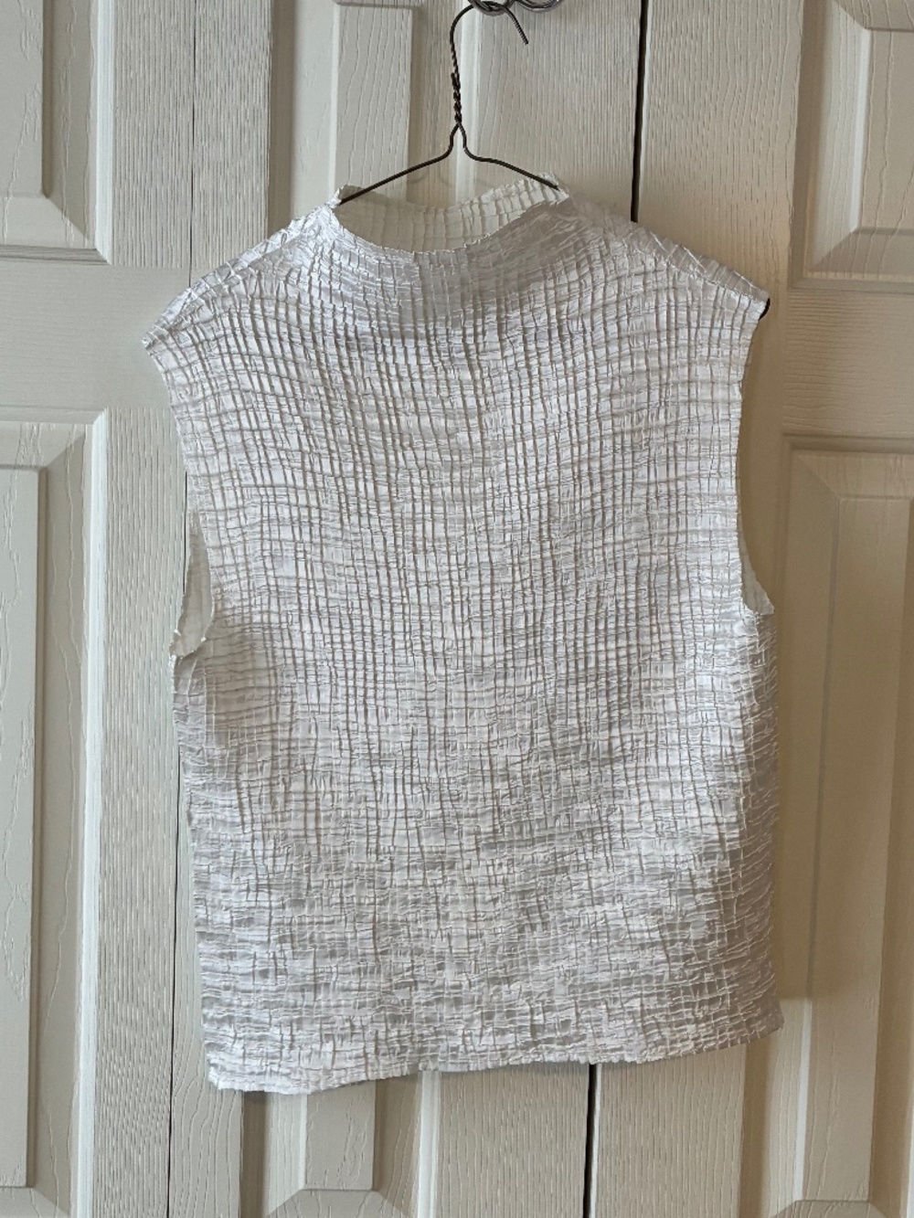 White Fish-Scale Textured Shirt (Brand Unknown, no tag)